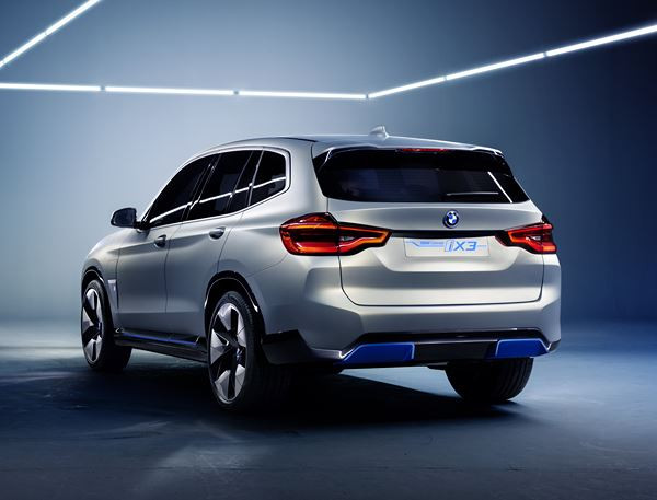 Le concept BMW iX3 se met à l'électrique