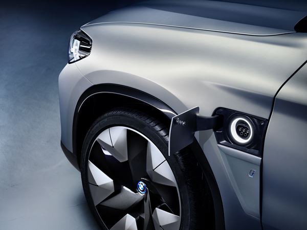 Le concept BMW iX3 se met à l'électrique