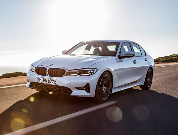 La BMW 330e Hybride Rechargeable revendique une autonomie électrique de 60 kilomètres