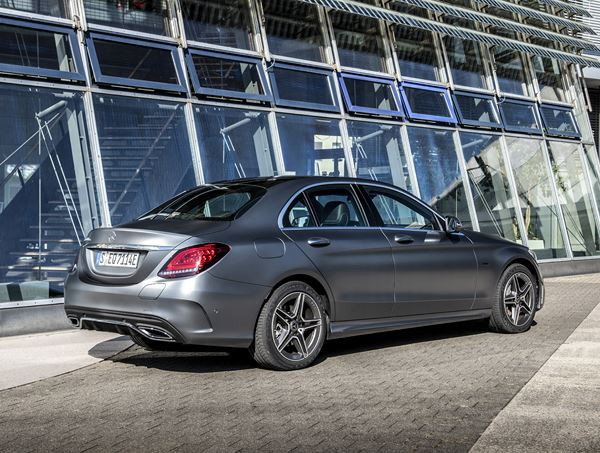 La Mercedes C 300 de hybride rechargeable affiche une autonomie électrique de 57 km