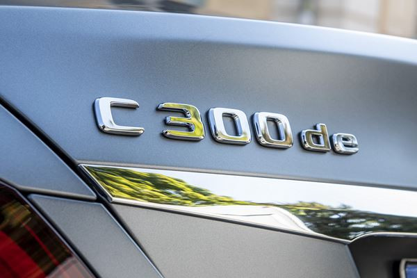 La Mercedes C 300 de hybride rechargeable affiche une autonomie électrique de 57 km