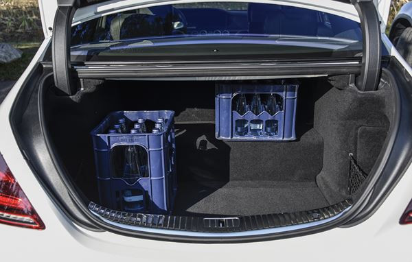 La Mercedes S 560 e hybride rechargeable affiche une autonomie électrique de 50 km