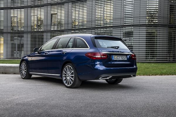 La Mercedes C Break 300 de hybride affiche une autonomie électrique de 56 km