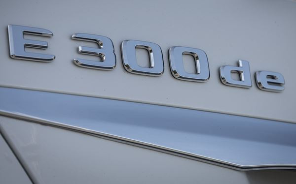 La Mercedes E Break 300 de hybride affiche une autonomie électrique de 52 km