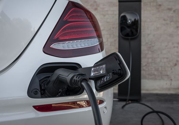 La Mercedes E Break 300 de hybride affiche une autonomie électrique de 52 km