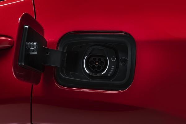 La Jeep Compass adopte la technologie hybride rechargeable