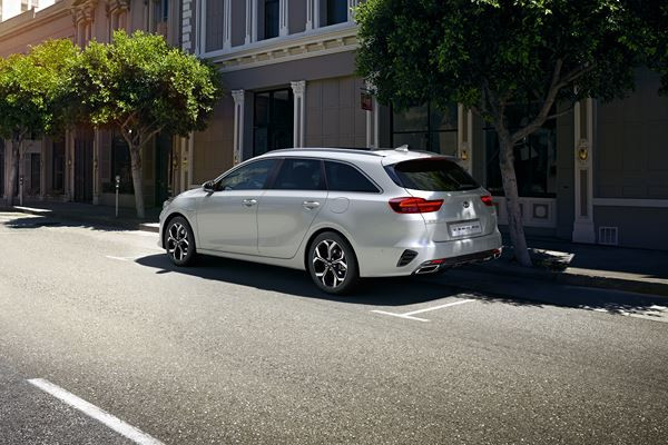 Le break compact Kia Ceed SW adopte une motorisation hybride rechargeable