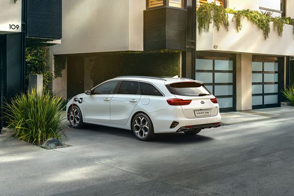 Le break compact Kia Ceed SW adopte une motorisation hybride rechargeable
