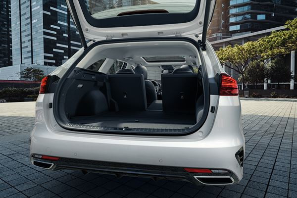 Le break compact Kia Ceed SW adopte une motorisation hybride rechargeable