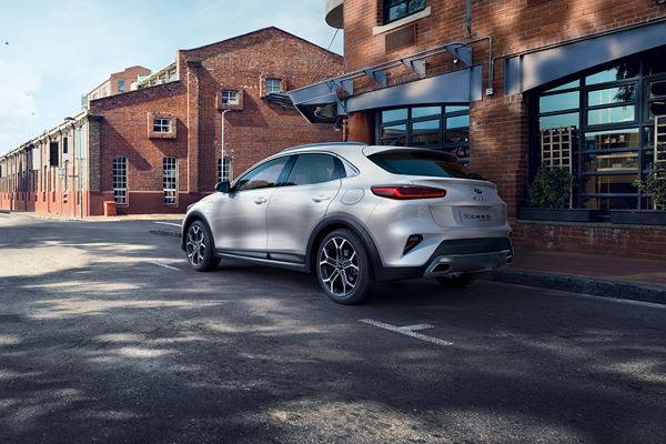 Le crossover compact Kia XCeed se décline en version hybride rechargeable
