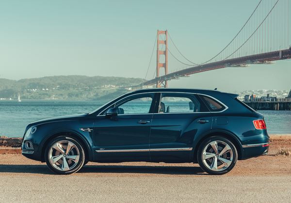 Le grand SUV de luxe Bentley Bentayga se décline en hybride rechargeable