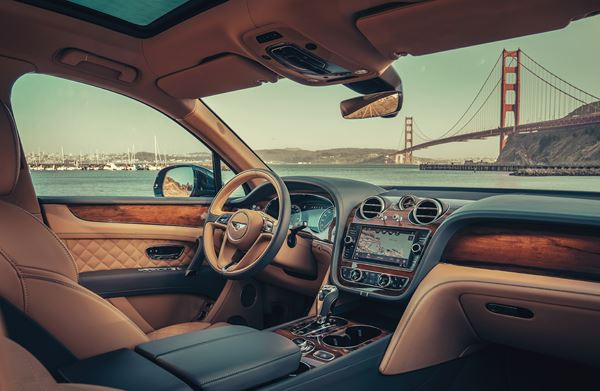 Le grand SUV de luxe Bentley Bentayga se décline en hybride rechargeable