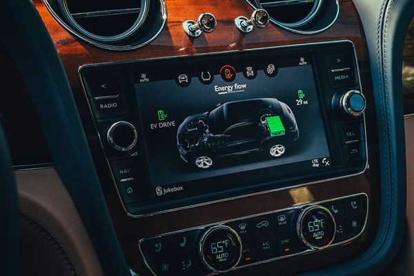 Le grand SUV de luxe Bentley Bentayga se décline en hybride rechargeable