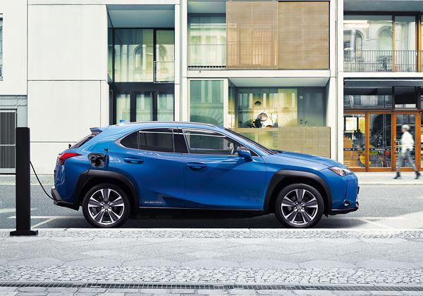 Le Lexus UX adopte une chaîne de traction électrique à batterie