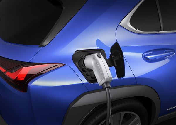 Le Lexus UX adopte une chaîne de traction électrique à batterie