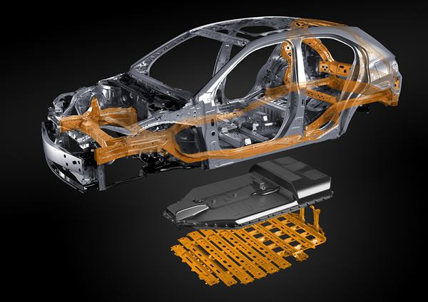Le Lexus UX adopte une chaîne de traction électrique à batterie