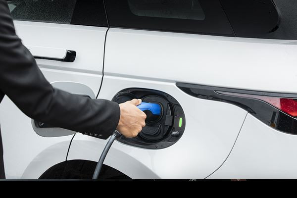 Le Range Rover Evoque rechargeable affiche une autonomie électrique de 66 km