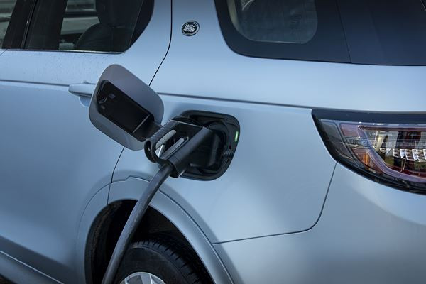 Le Land Rover Discovery Sport PHEV affiche une autonomie électrique de 62 km