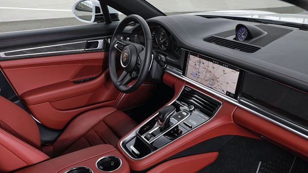 La Porsche Panamera hybride rechargeable développe une puissance de 560 ch