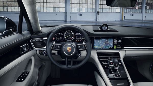 La Porsche Panamera Turbo S E-Hybrid délivre jusqu'à 700 ch