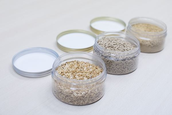 Des pièces détachées de voitures fabriquées à partir de cosse de riz