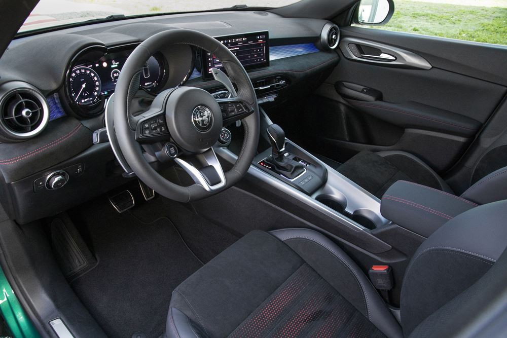 Le SUV Alfa Romeo Tonale Hybride Rechargeable Q4 fournit une puissance totale de 280 ch