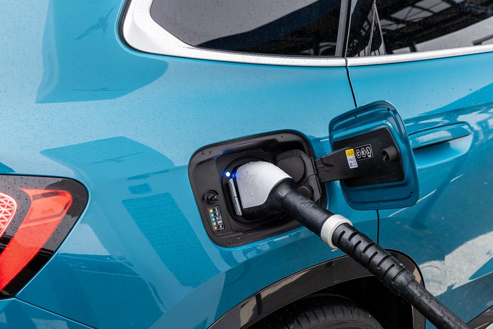 146 392 véhicules hybrides rechargeables particuliers vendus en France en 2024