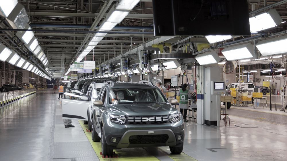 Le changement de l'identité visuelle des véhicules Dacia dans ses trois usines s'est fait en 24 heures