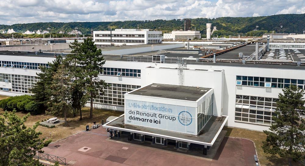 L'usine moteurs Renault de Cléon se transforme pour assurer la transition vers l'électrique