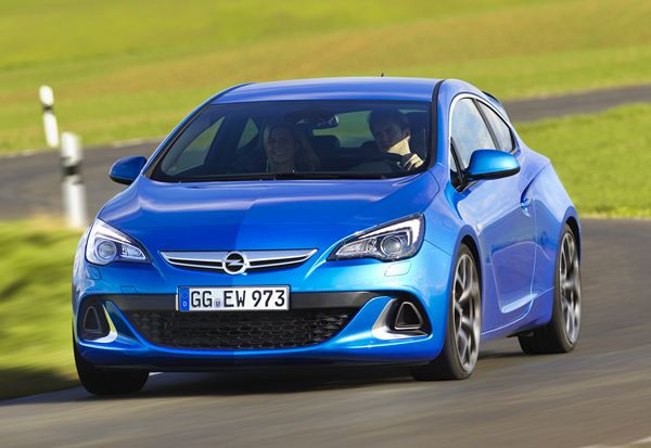 Un nouveau moteur 2,0 litres turbo à injection directe de 280 ch pour l’Astra OPC
