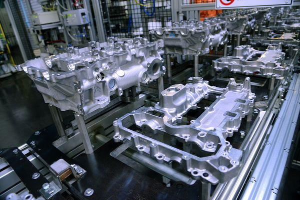 Un nouveau moteur 3 cylindres PureTech Turbo PSA Peugeot-Citroën