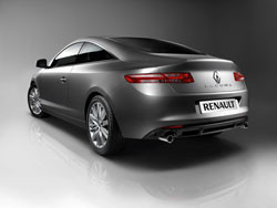 Renault révèle le design de la nouvelle Renault Laguna Coupé