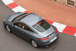 Renault révèle le design de la nouvelle Renault Laguna Coupé