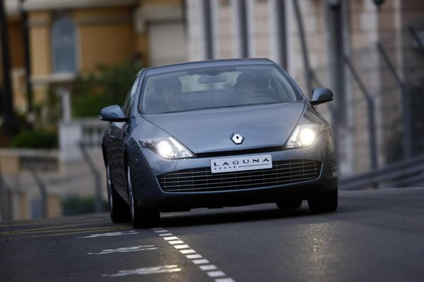 C’est parti pour la nouvelle Renault Laguna Coupé