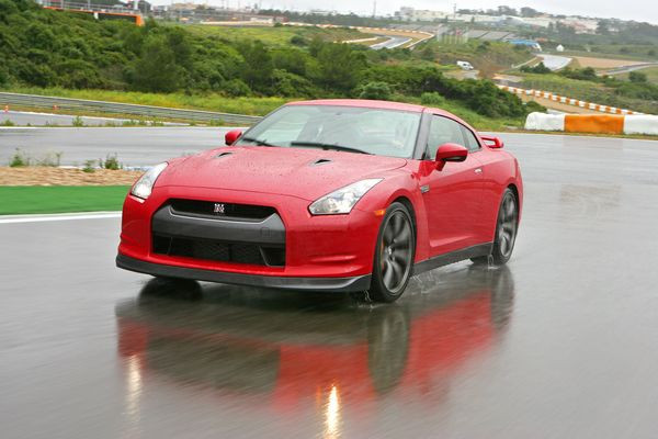 La Nissan GT-R se met à l’heure européenne