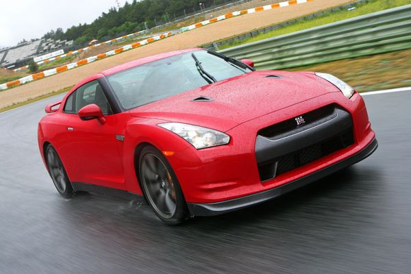 La Nissan GT-R se met à l’heure européenne