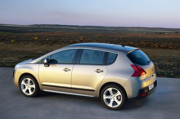 Peugeot dévoile officiellement la 3008
