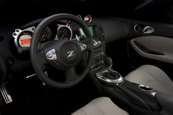 Le nouveau Nissan 370Z est commercialisé à partir de 40 900 euros