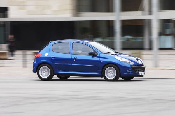 Peugeot lance la 206 Plus