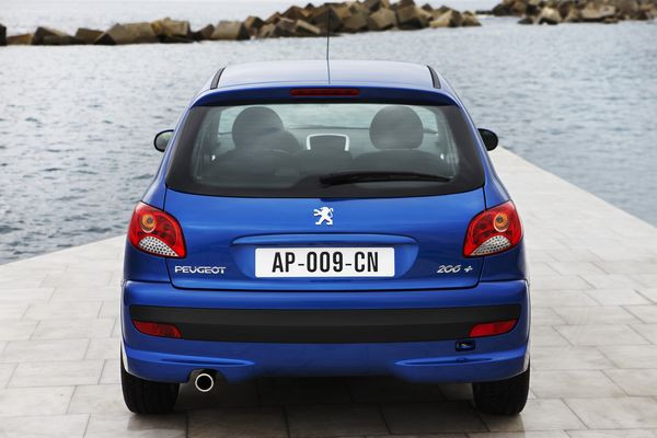 Peugeot lance la 206 Plus