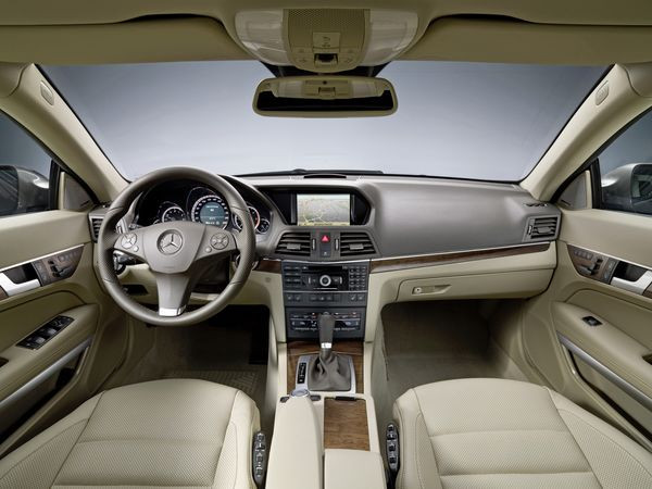 La Mercedes Classe E Coupé remplace le Coupé CLK