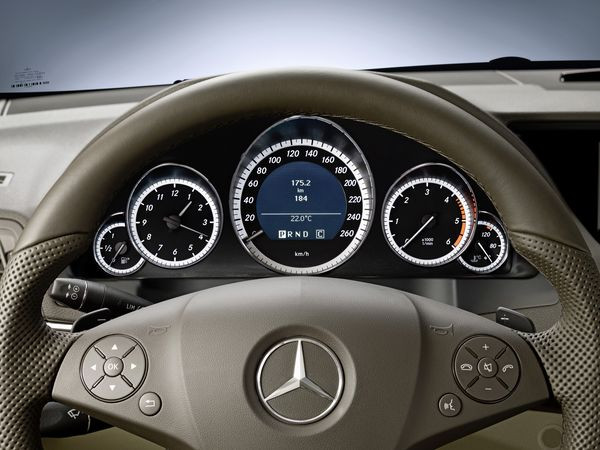 La Mercedes Classe E Coupé remplace le Coupé CLK