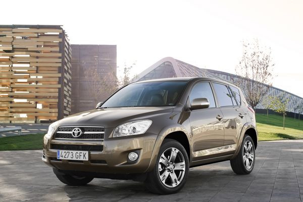 Léger restyling pour le Toyota Rav4