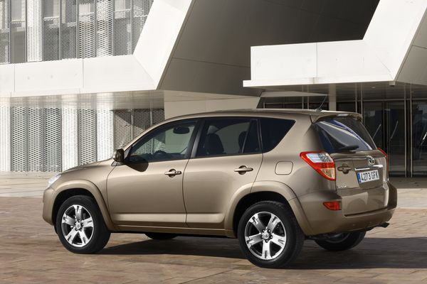 Léger restyling pour le Toyota Rav4