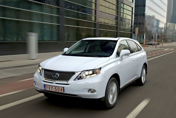 Lexus lance la troisième génération de son crossover RX