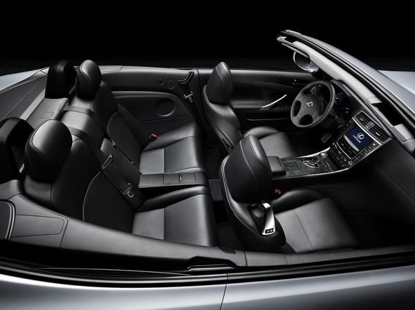 Lexus lance son nouveau coupé cabriolet IS 250C