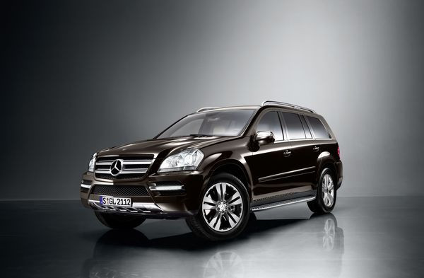 Le Mercedes GL s’offre un restyling