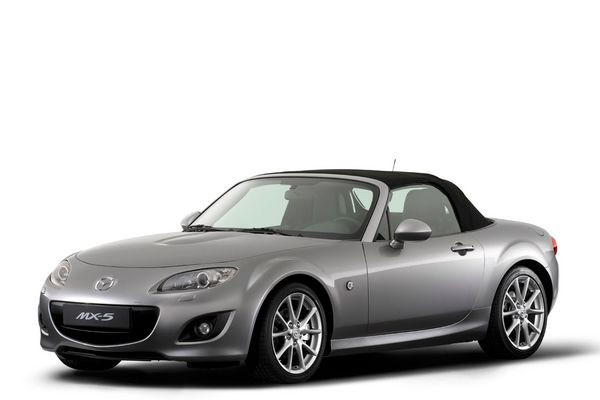 La troisième génération du Mazda MX-5 s’offre un restyling