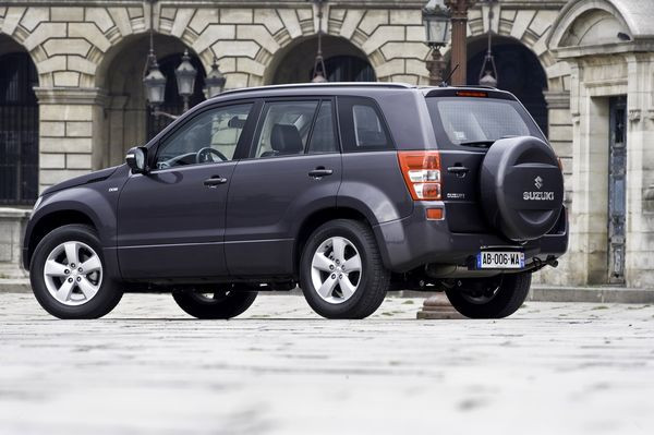Le Suzuki Grand Vitara s’offre un très léger restylage