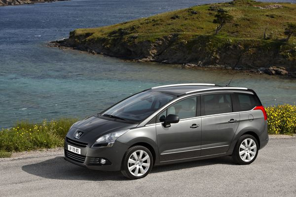 Le nouveau Peugeot 5008 démarre à 21 850 Euros